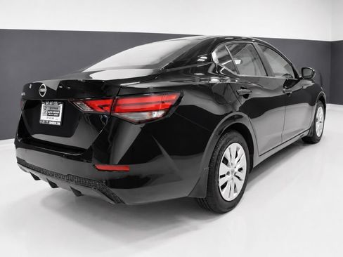 Certified 2025 Nissan Sentra S FWD image 8