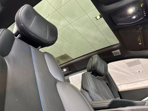 New 2026 Cadillac Lyriq V image 17