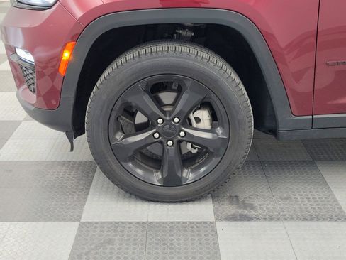 Used 2024 Jeep Grand Cherokee Limited w/ Luxury Tech Group II AWD/4WD image 9