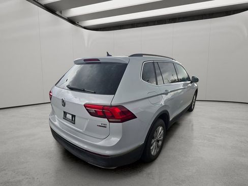 Used 2018 Volkswagen Tiguan SE AWD/4WD image 10