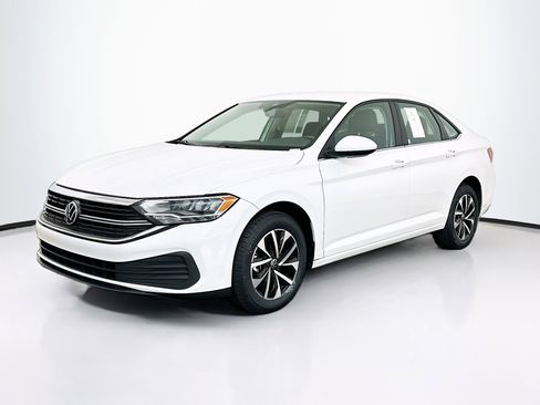 Used 2024 Volkswagen Jetta S image 3