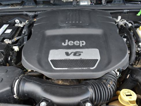 Used 2018 Jeep Wrangler Unlimited Sport S AWD/4WD image 47