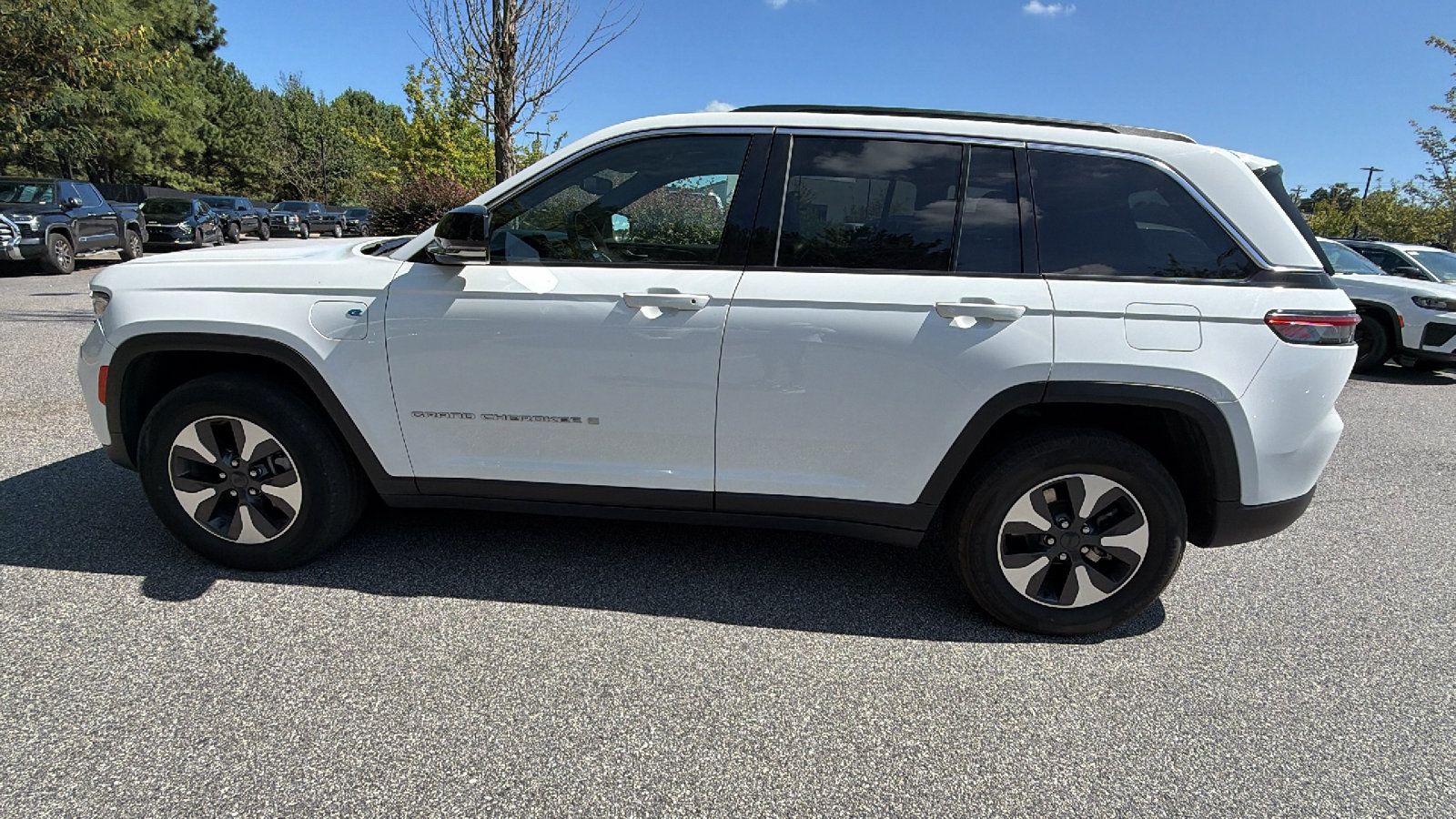 Used 2024 Jeep Grand Cherokee Limited 4xe AWD/4WD image 11