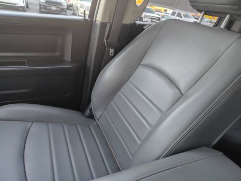 Used 2019 RAM 1500 Tradesman w/ Chrome Appearance Group image 9