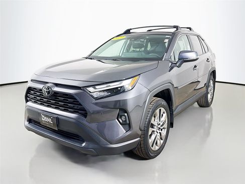 Used 2023 Toyota RAV4 XLE Premium image 3