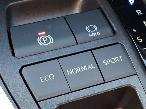 Used 2024 Toyota RAV4 XLE FWD image 24