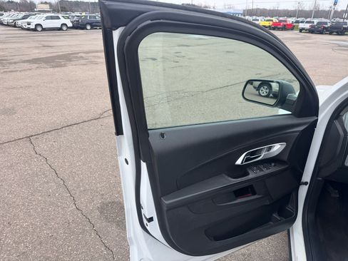 Used 2016 Chevrolet Equinox LS image 15