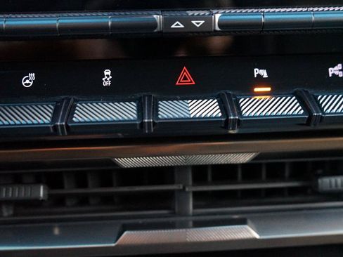 Used 2025 GMC Hummer EV 3X AWD/4WD image 18