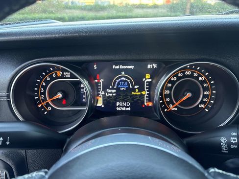 Used 2019 Jeep Wrangler Unlimited Sahara w/ Quick Order Package 24M Moab image 24