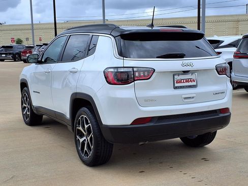 Used 2025 Jeep Compass Limited AWD/4WD image 2