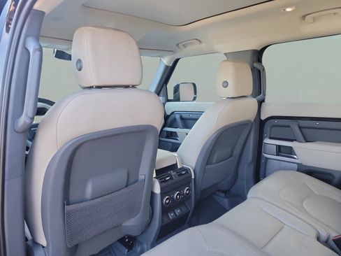 Used 2024 Land Rover Defender 130 S image 7