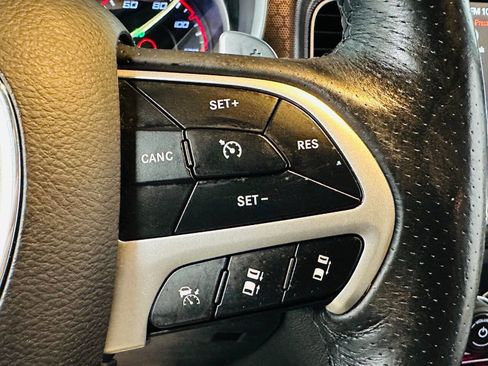 Used 2018 Dodge Charger GT image 19