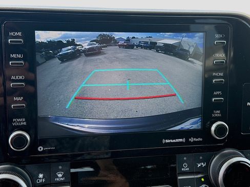 Used 2020 Toyota Highlander XLE image 13