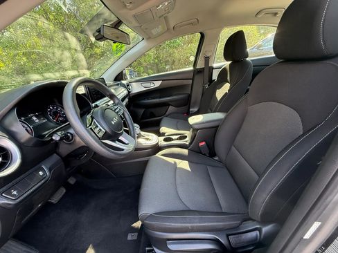 Used 2024 Kia Forte LXS FWD image 2