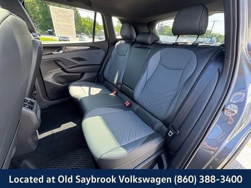 Certified 2025 Volkswagen Tiguan SE R-Line AWD/4WD image 11