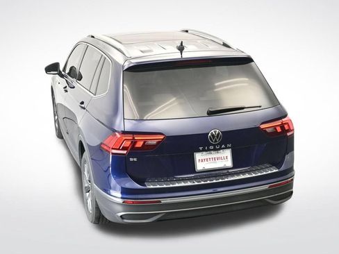 Used 2023 Volkswagen Tiguan SE w/ Panoramic Sunroof Package FWD image 28