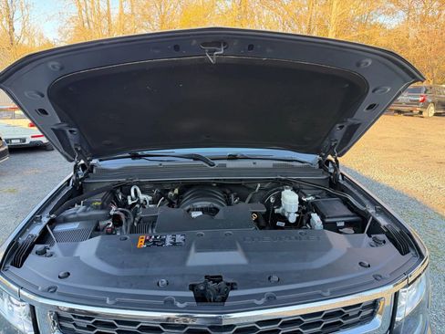 Used 2019 Chevrolet Suburban LT image 10