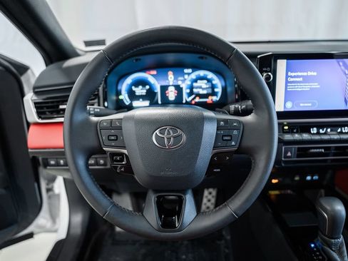 Used 2026 Toyota Camry XSE FWD image 27
