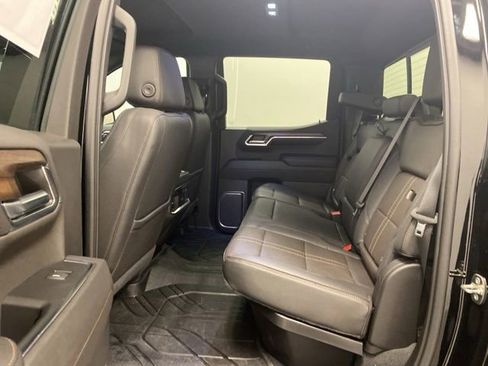 Used 2022 Chevrolet Silverado 1500 High Country w/ Technology Package image 24