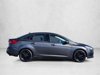 Used 2018 Ford Focus SE w/ Cold Weather Package FWD video 4