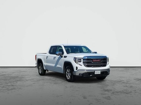 Used 2024 GMC Sierra 1500 SLT RWD image 2