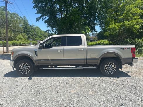 Used 2018 Ford F250 Lariat w/ Lariat Ultimate Package AWD/4WD image 3