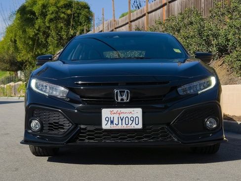 Used 2019 Honda Civic Sport Touring image 3