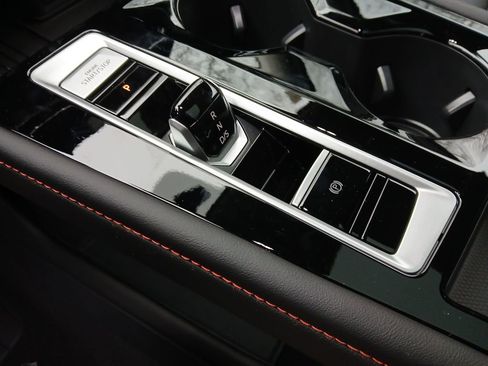New 2026 Volkswagen Atlas Peak Edition AWD/4WD image 23