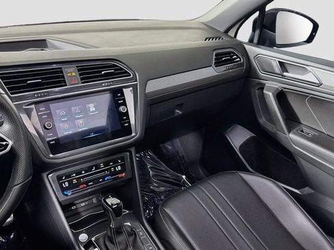 Certified 2023 Volkswagen Tiguan SE R-Line AWD/4WD image 27