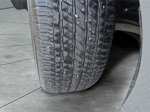 Used 2025 Chrysler Pacifica Select FWD image 31