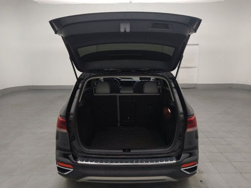Used 2023 Volkswagen Taos SE w/ Panoramic Sunroof Package FWD image 29