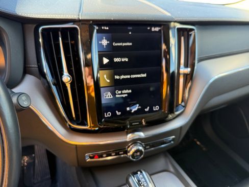 Used 2018 Volvo XC60 T6 Inscription w/ Convenience Package AWD/4WD image 12