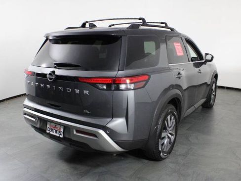Certified 2024 Nissan Pathfinder SL FWD image 4