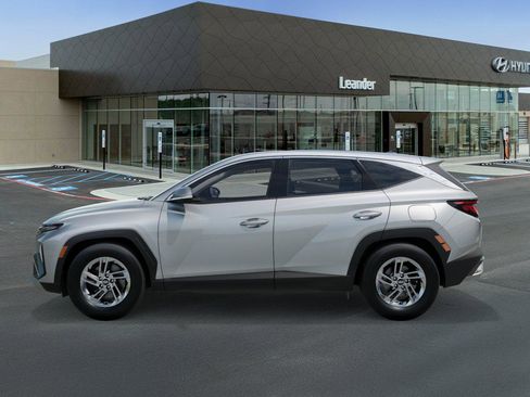 New 2026 Hyundai Tucson SE FWD image 3