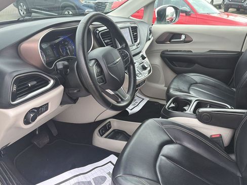 Used 2021 Chrysler Voyager Lxi FWD image 19