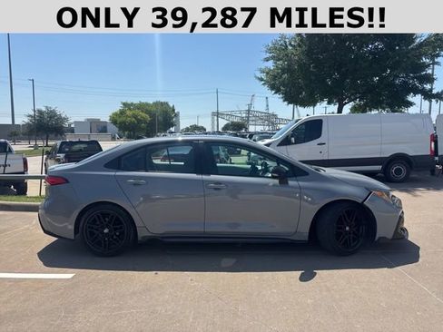 Used 2022 Toyota Corolla SE FWD image 2