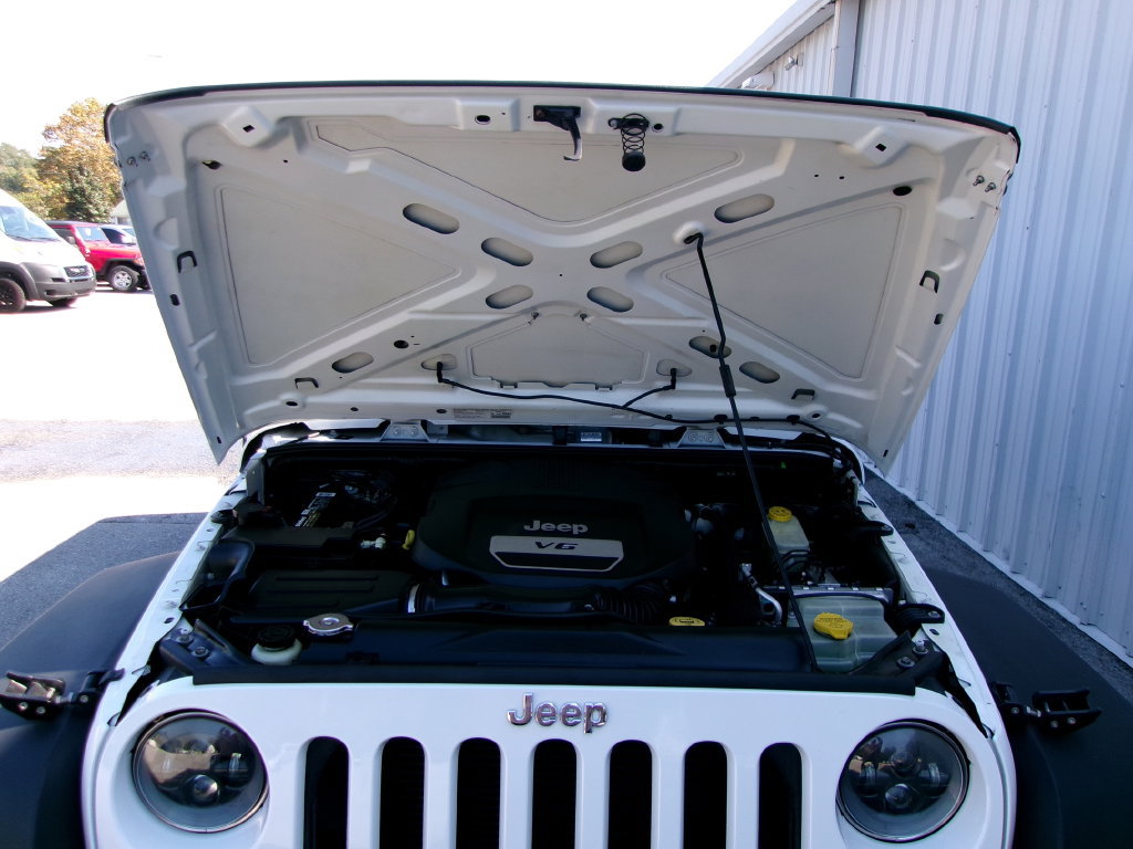 Used 2014 Jeep Wrangler Unlimited Sport w/ Quick Order Package 24S AWD/4WD image 6