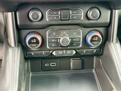 Used 2021 Chevrolet Tahoe RST RWD image 17