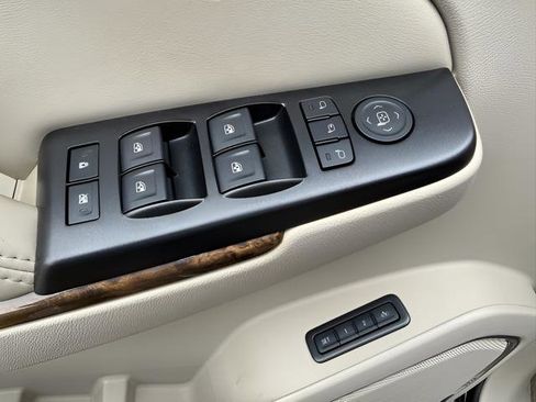 Used 2016 GMC Yukon Denali w/ Open Road Package image 32