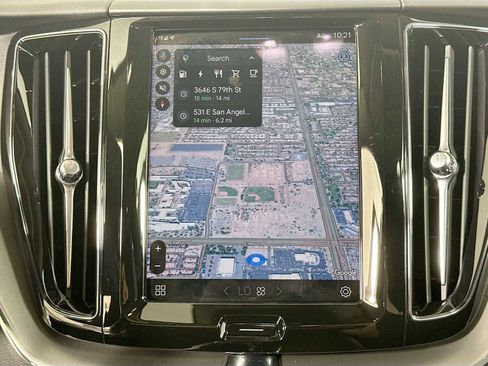 Used 2025 Volvo XC60 T8 Plus image 14