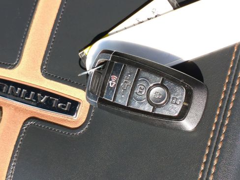 Used 2021 Ford F150 Platinum w/ FX4 Off-Road Package image 35