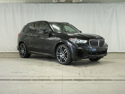 Used 2019 BMW X5 xDrive50i w/ M Sport Package image 7