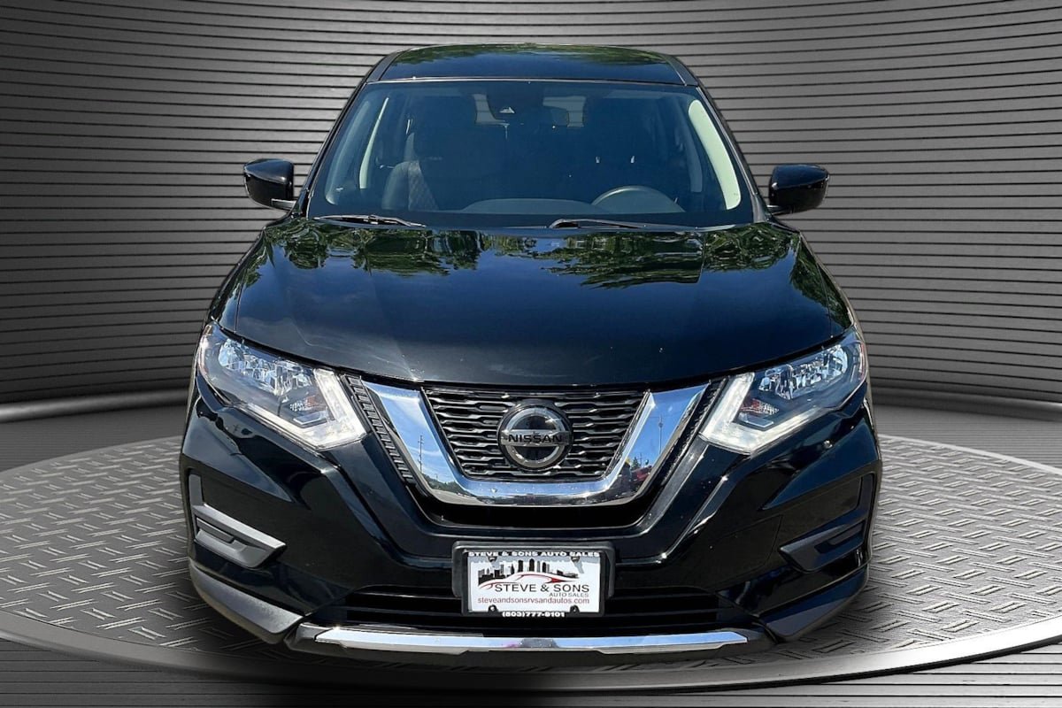 Used 2020 Nissan Rogue S FWD image 2