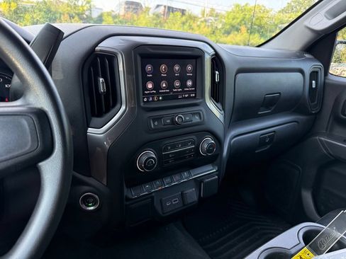 Used 2022 Chevrolet Silverado 1500 Custom AWD/4WD image 28