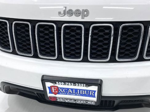 Used 2017 Jeep Grand Cherokee Laredo image 29