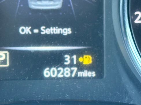 Used 2017 Nissan Rogue SV image 18