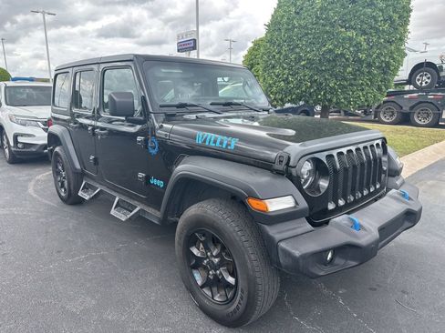 Used 2020 Jeep Wrangler Unlimited Sport image 3
