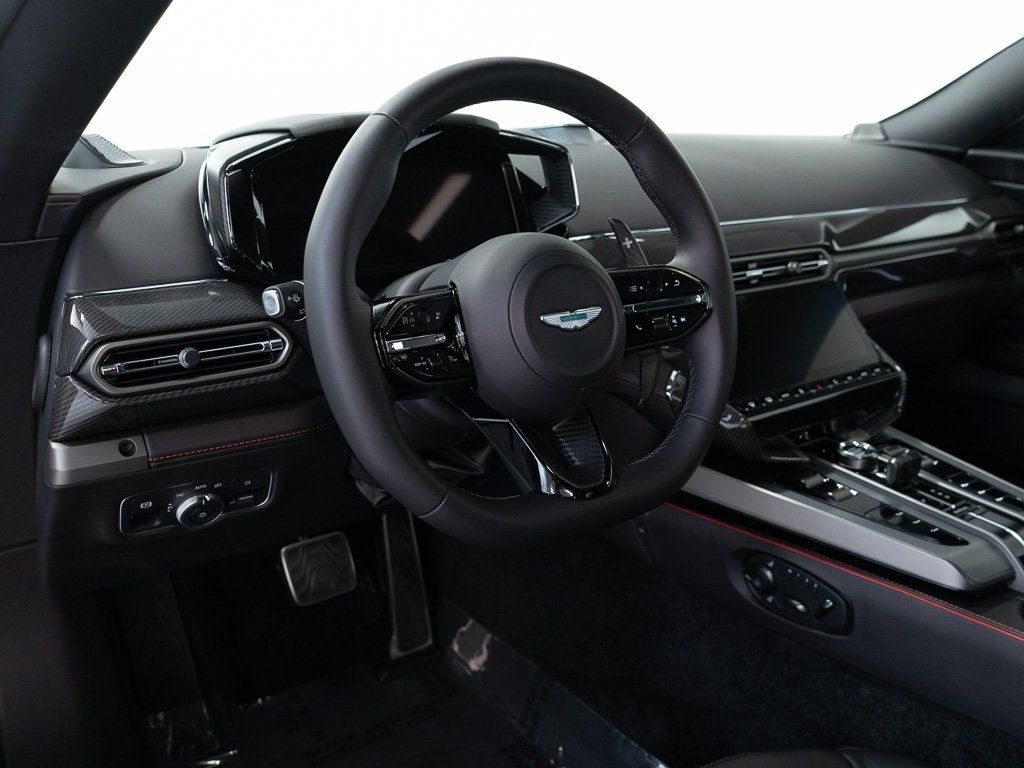 Used 2025 Aston Martin Vanquish RWD image 15