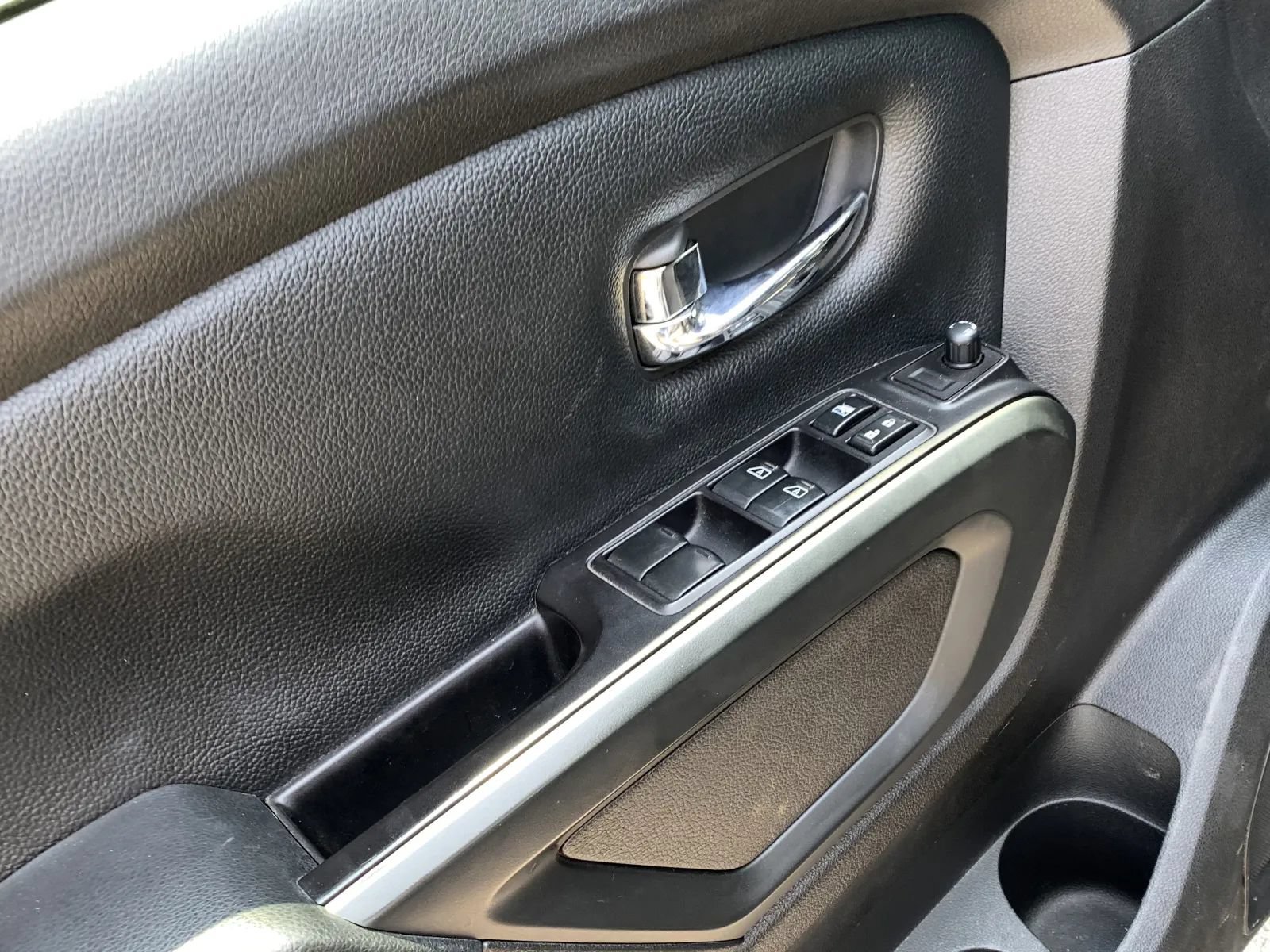Used 2019 Nissan Titan SV w/ SV Convenience Package RWD image 21