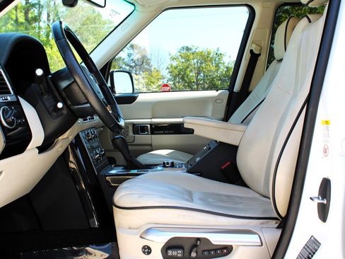 Used 2012 Land Rover Range Rover HSE LUX image 15